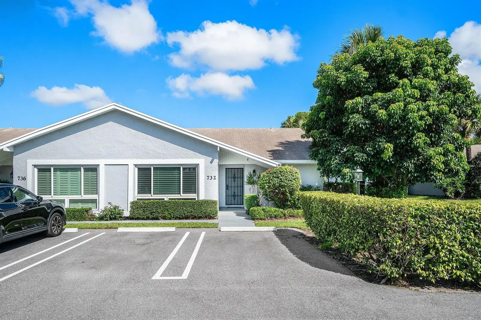 2 bedroom 2 bath Residential for sale at 732 Lago Road, Delray Beach FL 33445