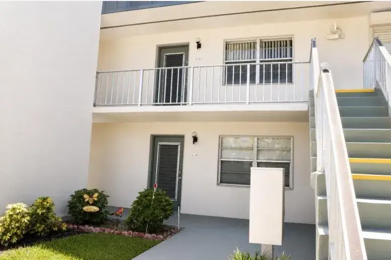 2 bedroom 2 bath Residential Lease for rent at 321 Burgundy G, Delray Beach FL 33484