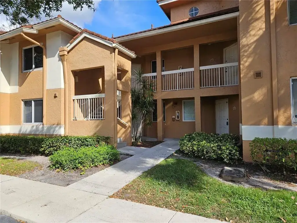 1 bedroom 1 bath Residential Lease for rent at 786 NW 92nd Avenue, Plantation FL 33324