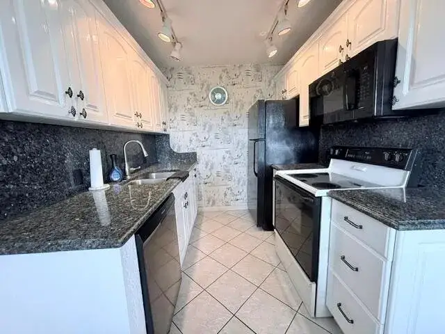 2 bedroom 1 bath Residential for sale at 4065 Harwood E, Deerfield Beach FL 33442