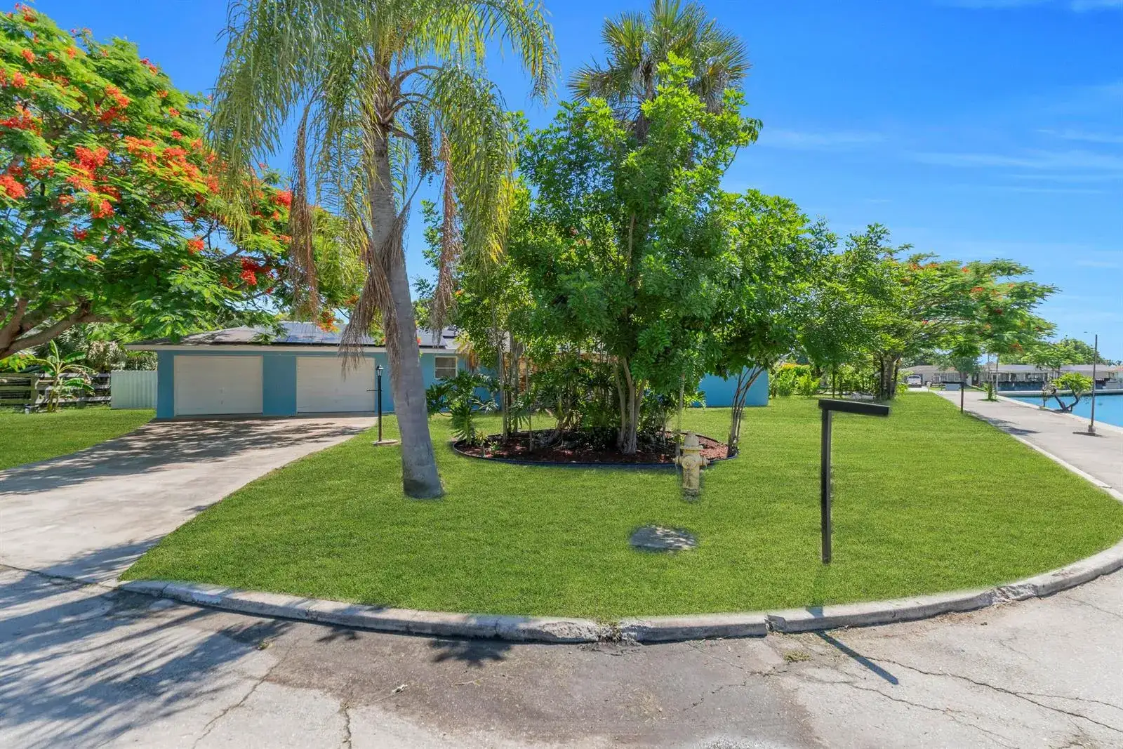 3 bedroom 2 bath Residential for sale at 139 E Lake Drive, Lehigh Acres FL 33936