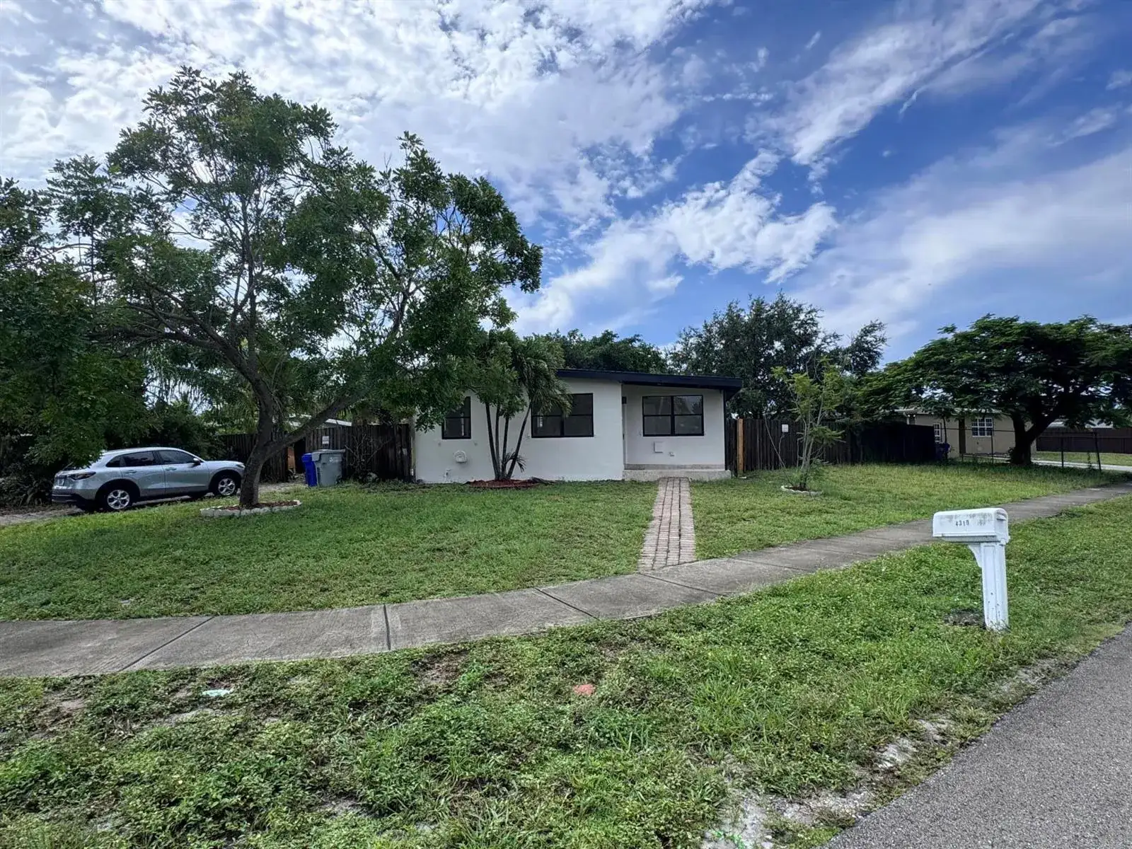 2 bedroom 1 bath Residential Lease for rent at 4310 NE 13th Avenue, Pompano Beach FL 33064