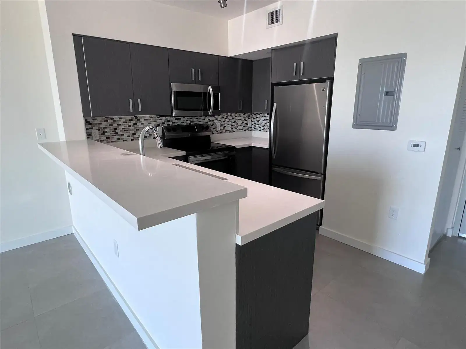 1 bedroom 1 bath Residential Lease for rent at 729 NW 2 Street # 525, Miami FL 33128