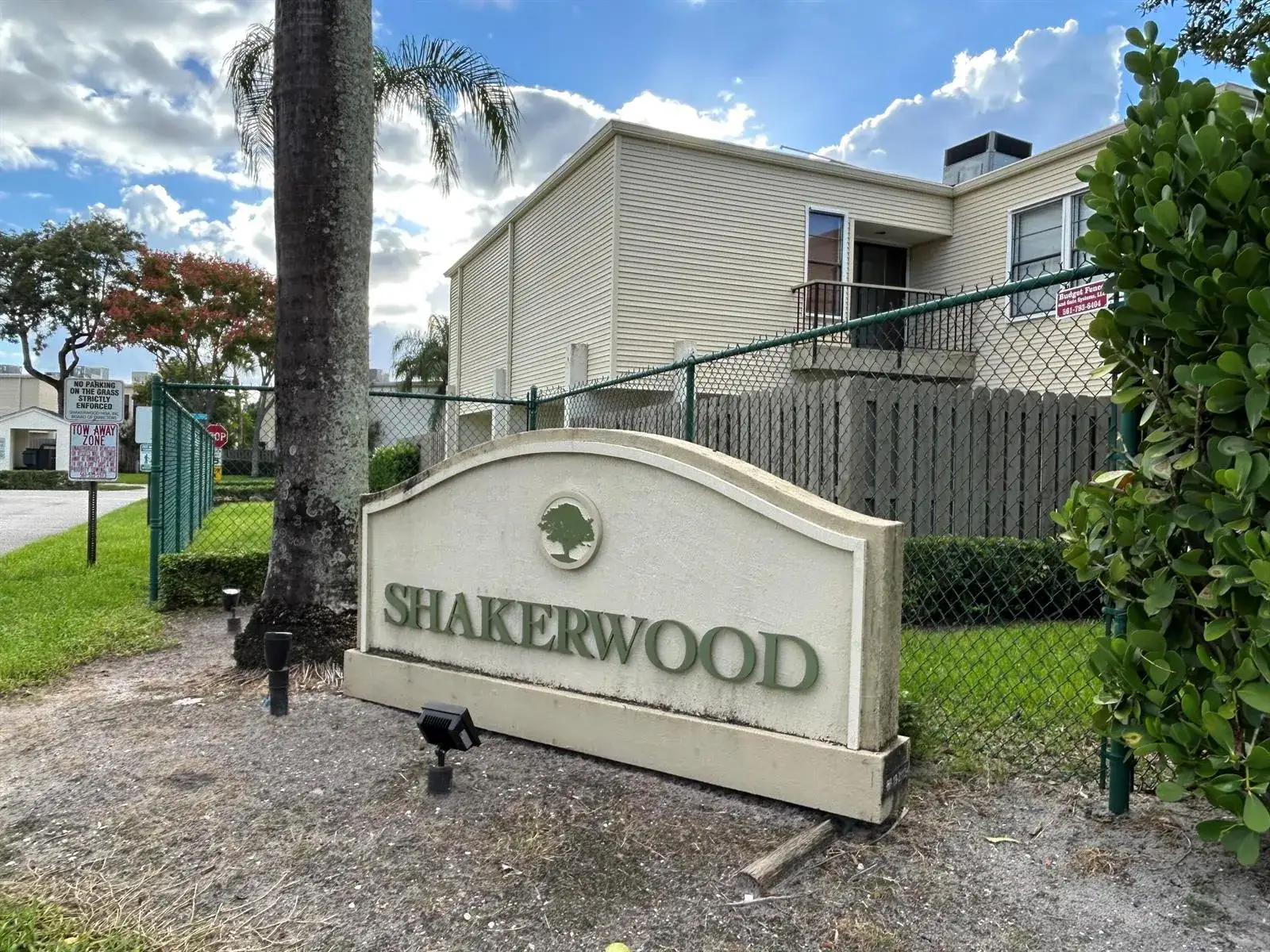 2 bedroom 2 bath Residential Lease for rent at 11983 Shakerwood Lane, Wellington FL 33414