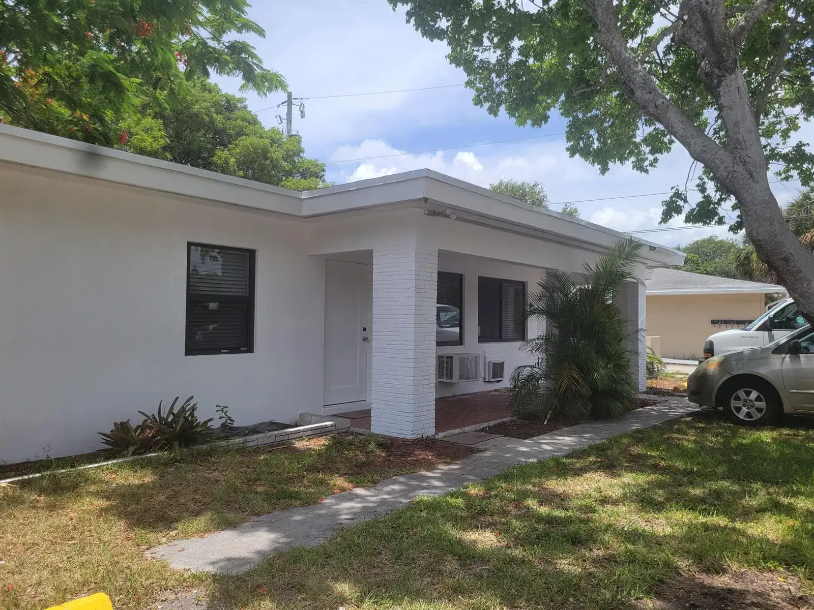 3 bedroom 1 bath Residential Lease for rent at 2101 SE 4th Avenue, Fort Lauderdale FL 33316