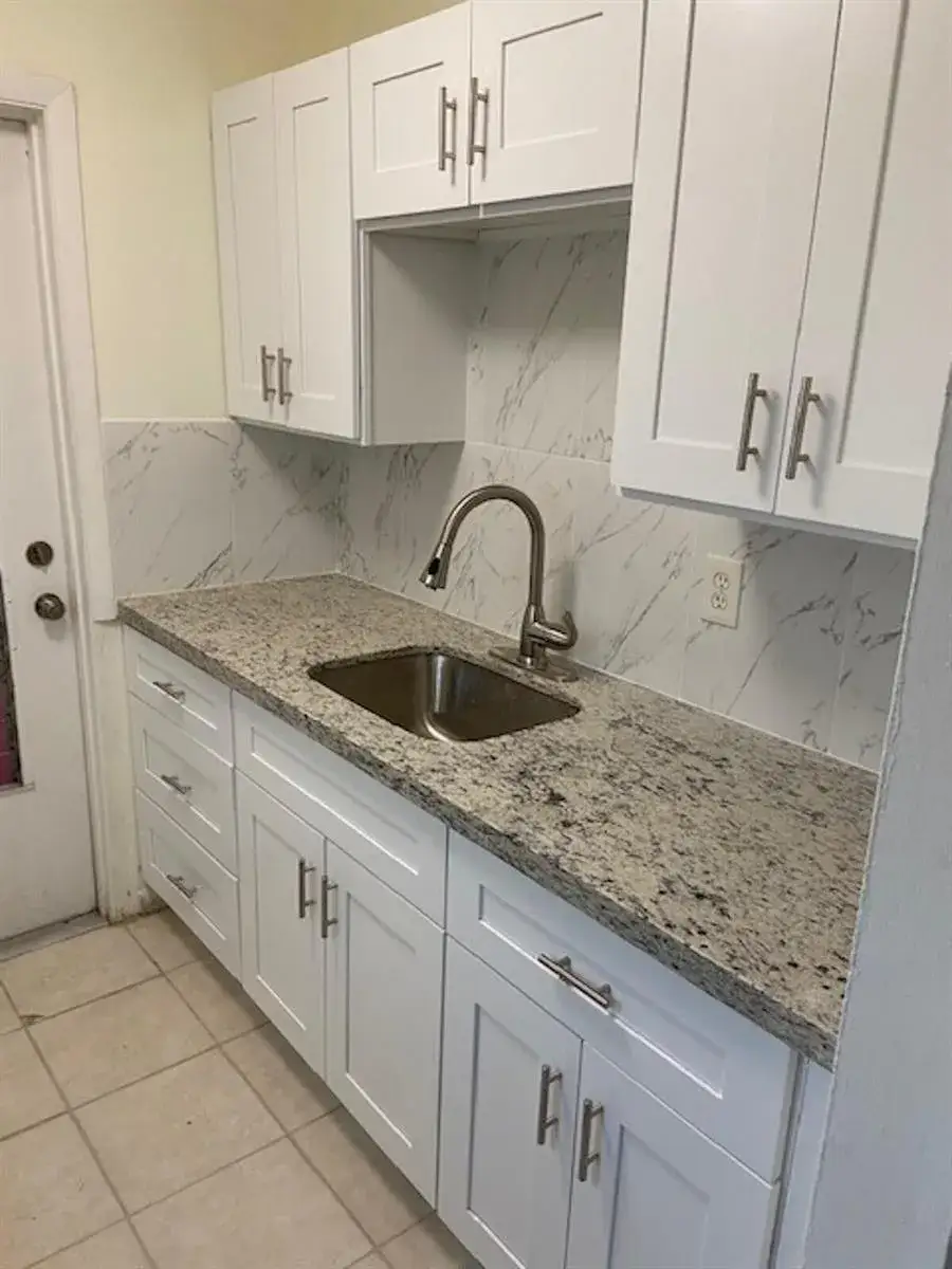 3 bedroom 1 bath Residential Lease for rent at 2530 Pierce Street # 202, Hollywood FL 33020