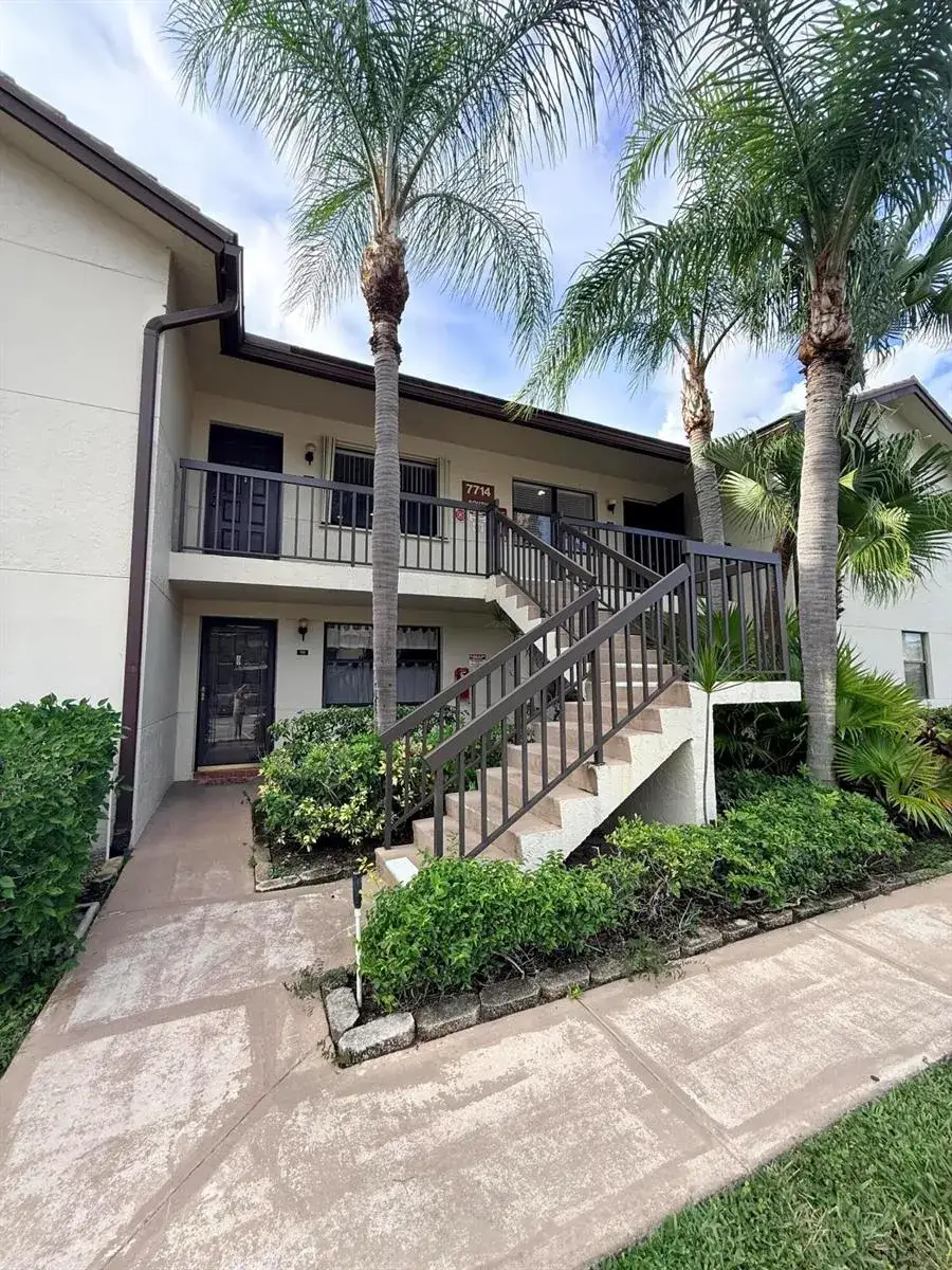 2 bedroom 2 bath Residential Lease for rent at 7714 Tahiti Lane # 203, FL 33467