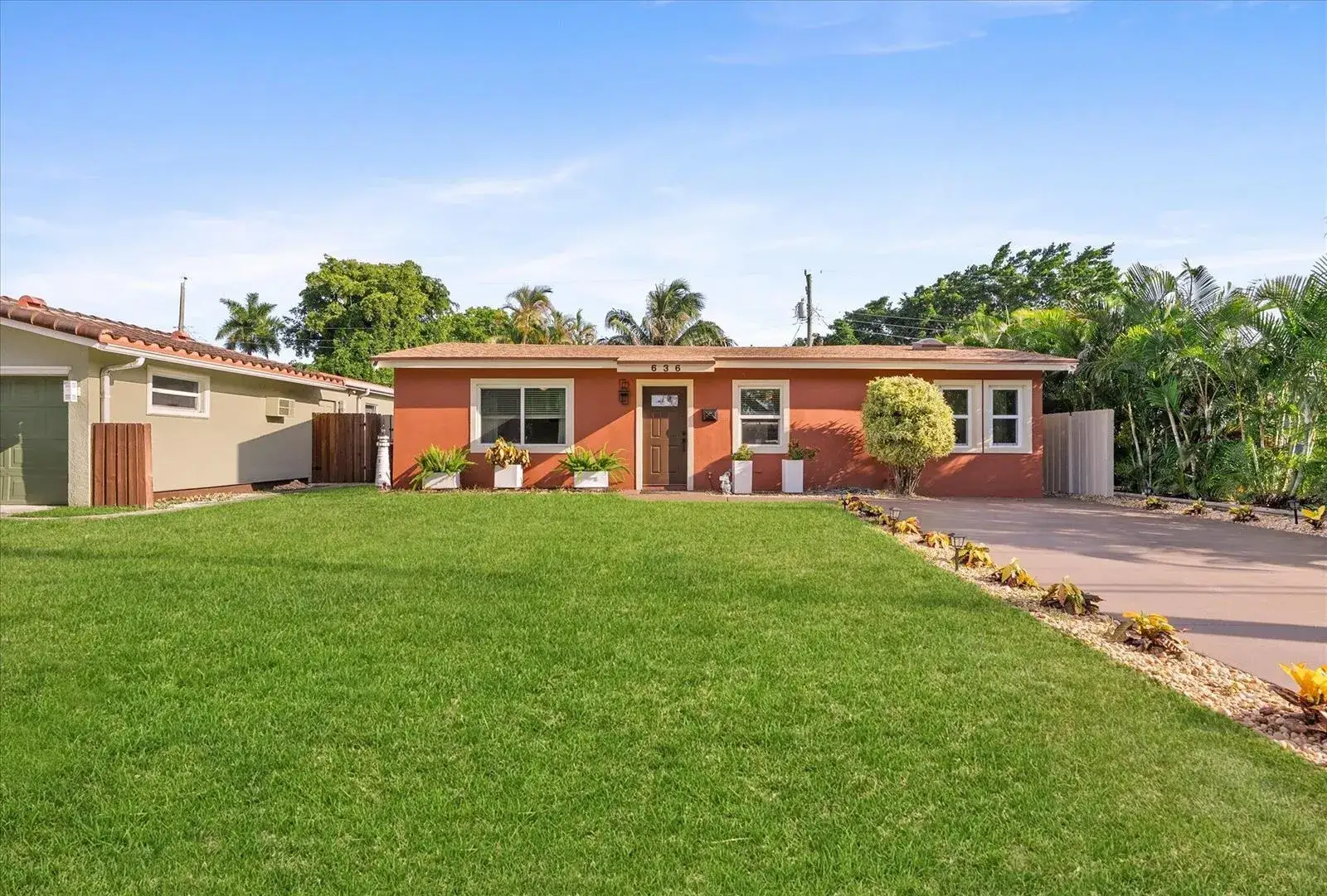 2 bedroom 2 bath Residential for sale at 636 NE 16th Court, Fort Lauderdale FL 33305