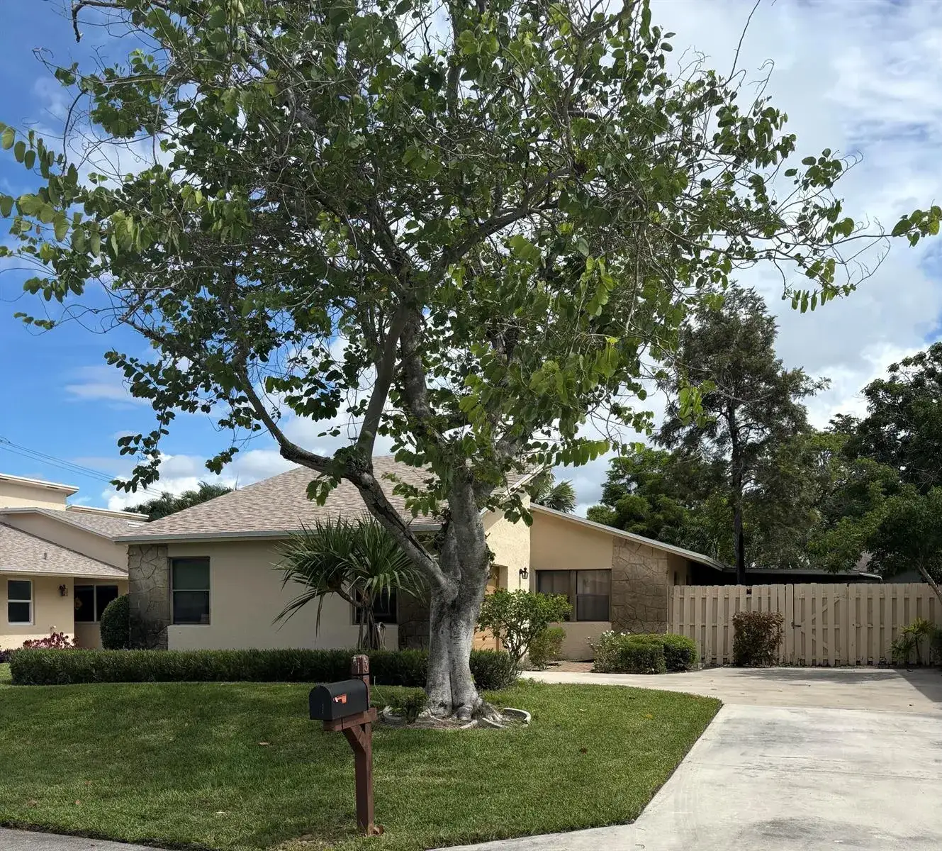 2 bedroom 2 bath Residential for sale at 3155 NW 9th Street, Delray Beach FL 33445