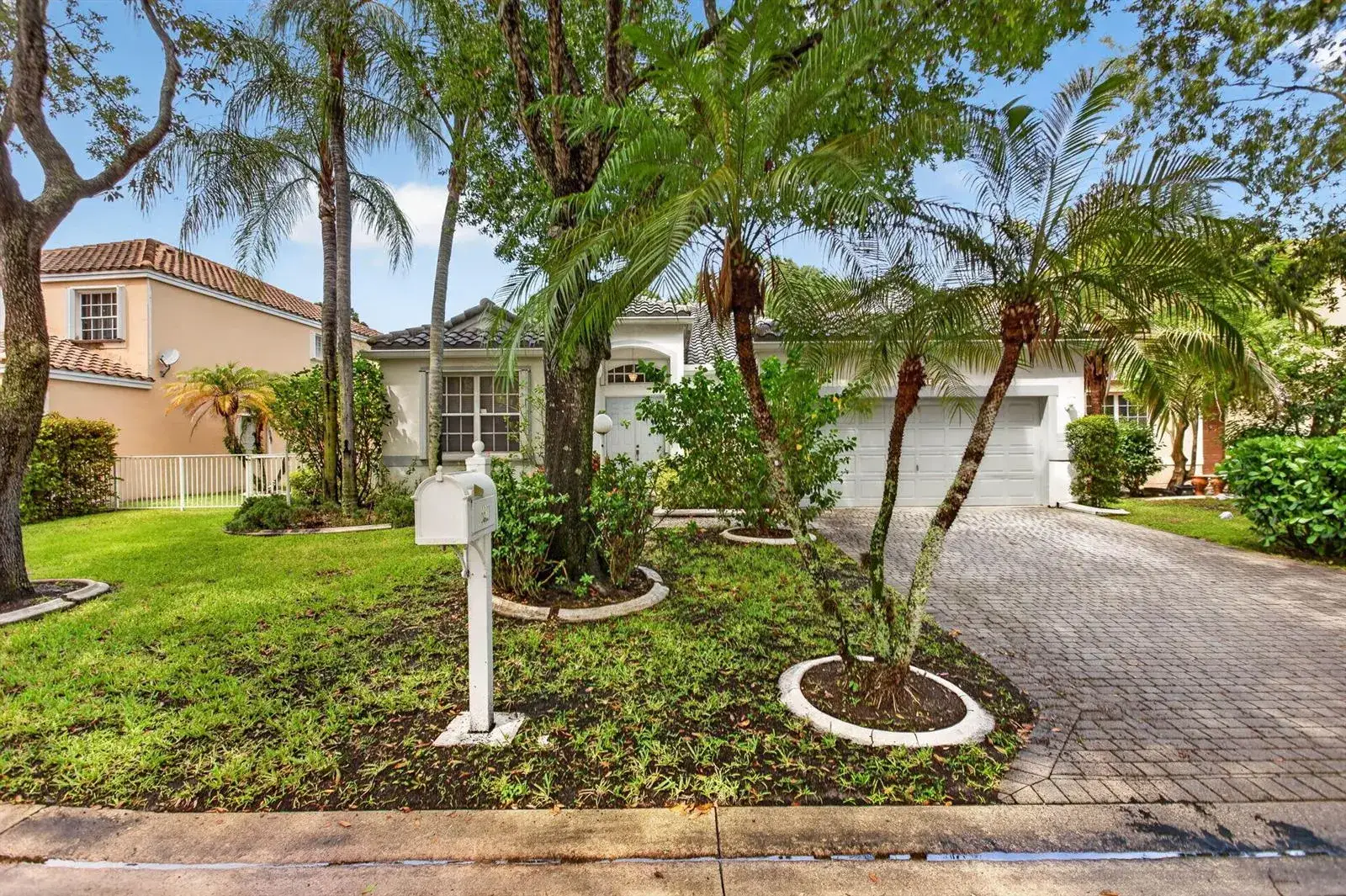 3 bedroom 2 bath Residential for sale at 6621 NW 78th Drive, Parkland FL 33067