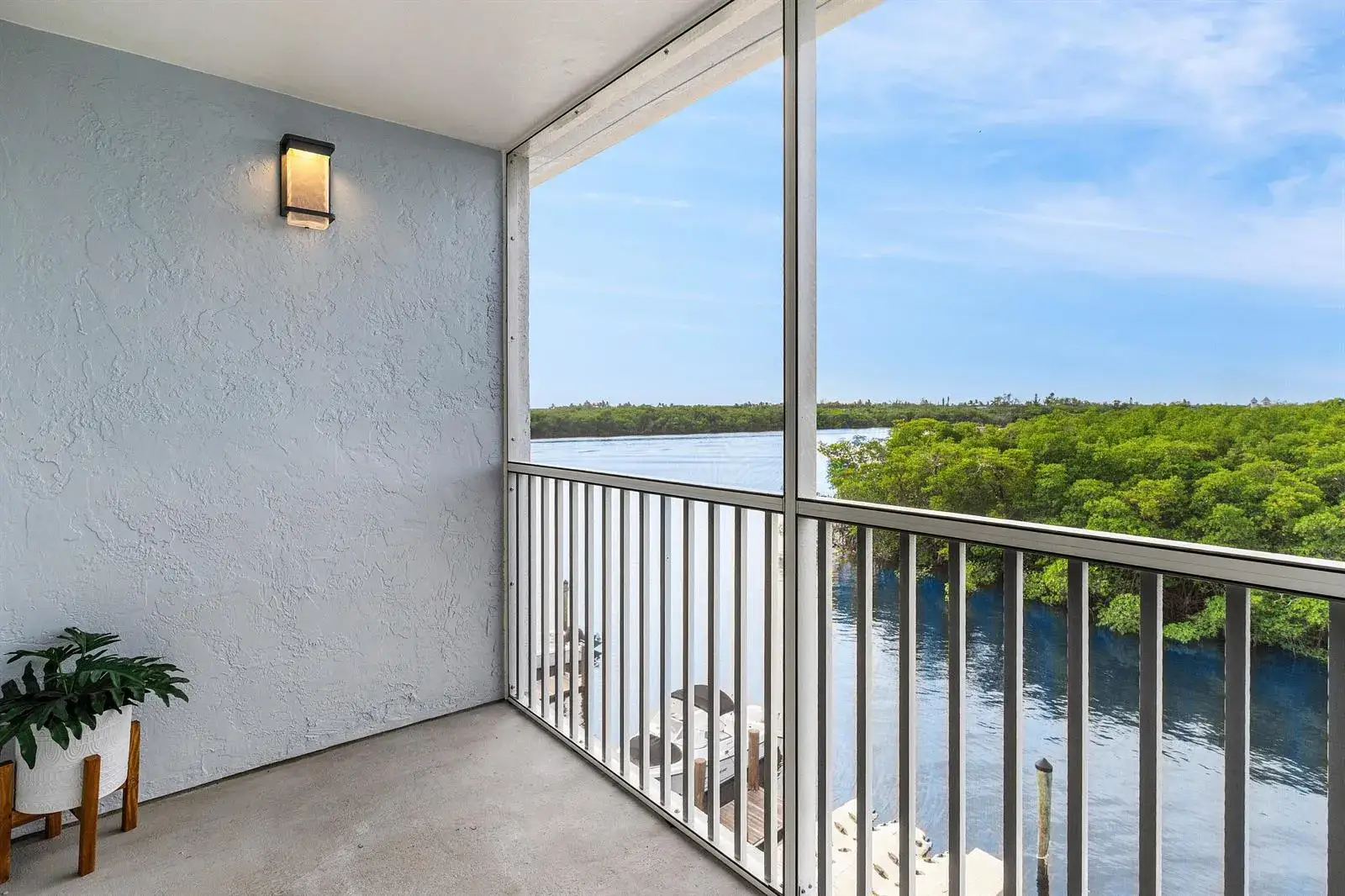 1 bedroom 1 bath Residential for sale at 689 NE 6th Court # 4050, Boynton Beach FL 33435