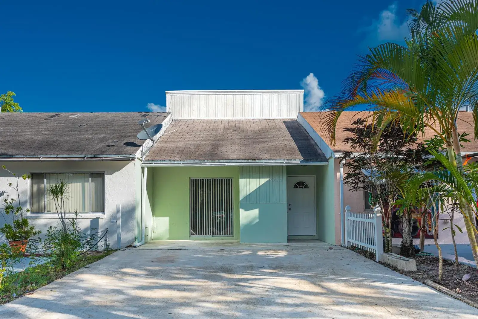 2 bedroom 2 bath Residential Lease for rent at 5847 S 37th Street, FL 33463