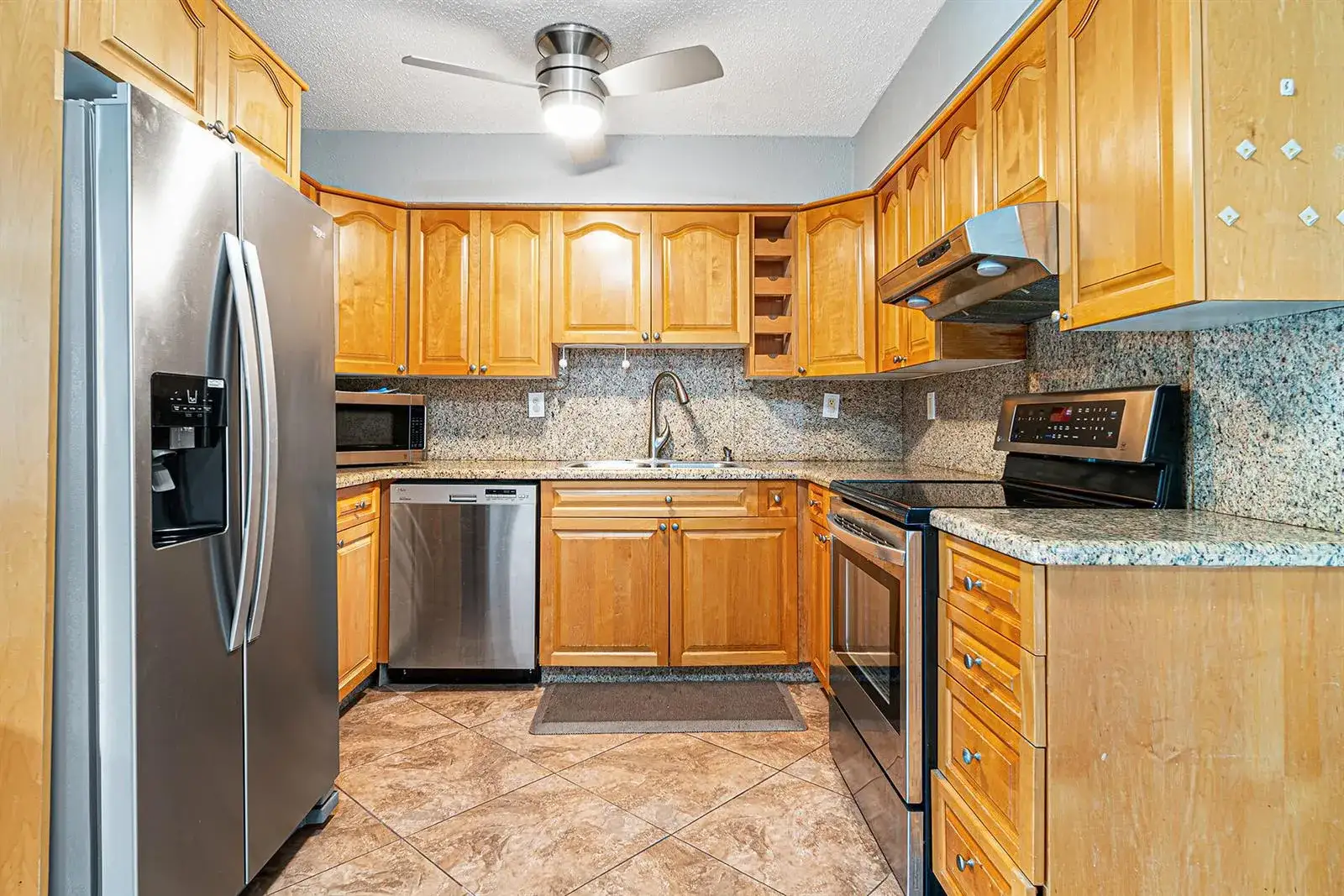 2 bedroom 2 bath Residential Lease for rent at 2722 Peer Lane # 187, Delray Beach FL 33445