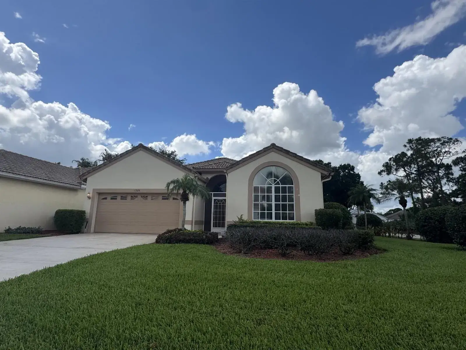 3 bedroom 2 bath Residential for sale at 1528 SE Holyrood Lane, Port St. Lucie FL 34952