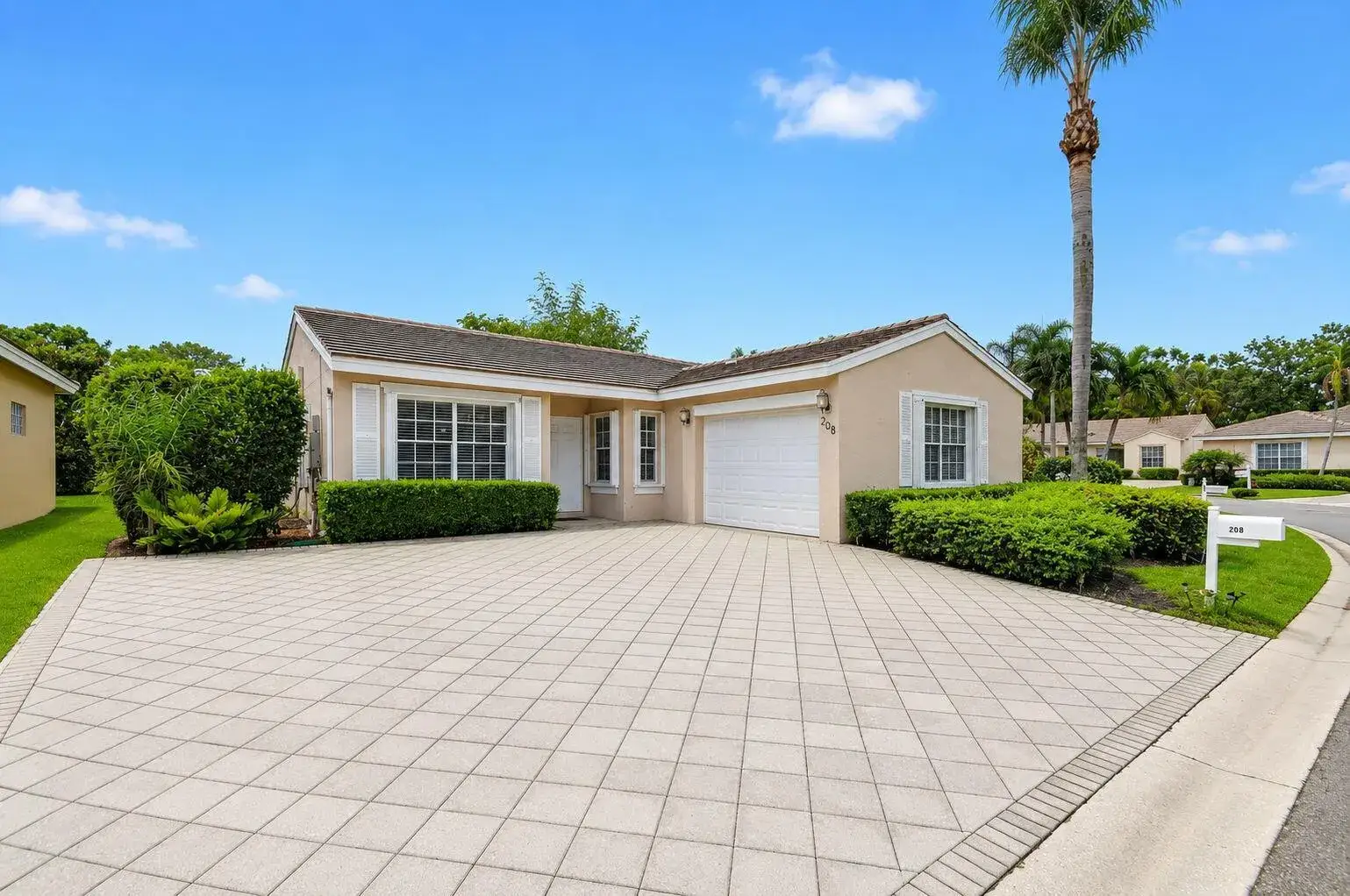 3 bedroom 2 bath Residential for sale at 208 Caribe Court, FL 33413