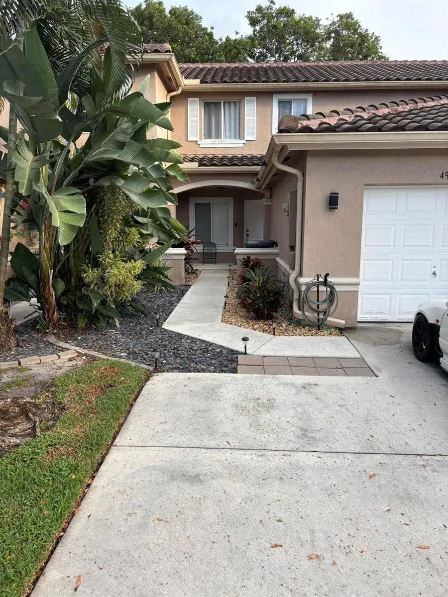 1 bedroom 1 bath Residential Lease for rent at 4915 Pinemore Lane, Lake Worth FL 33463
