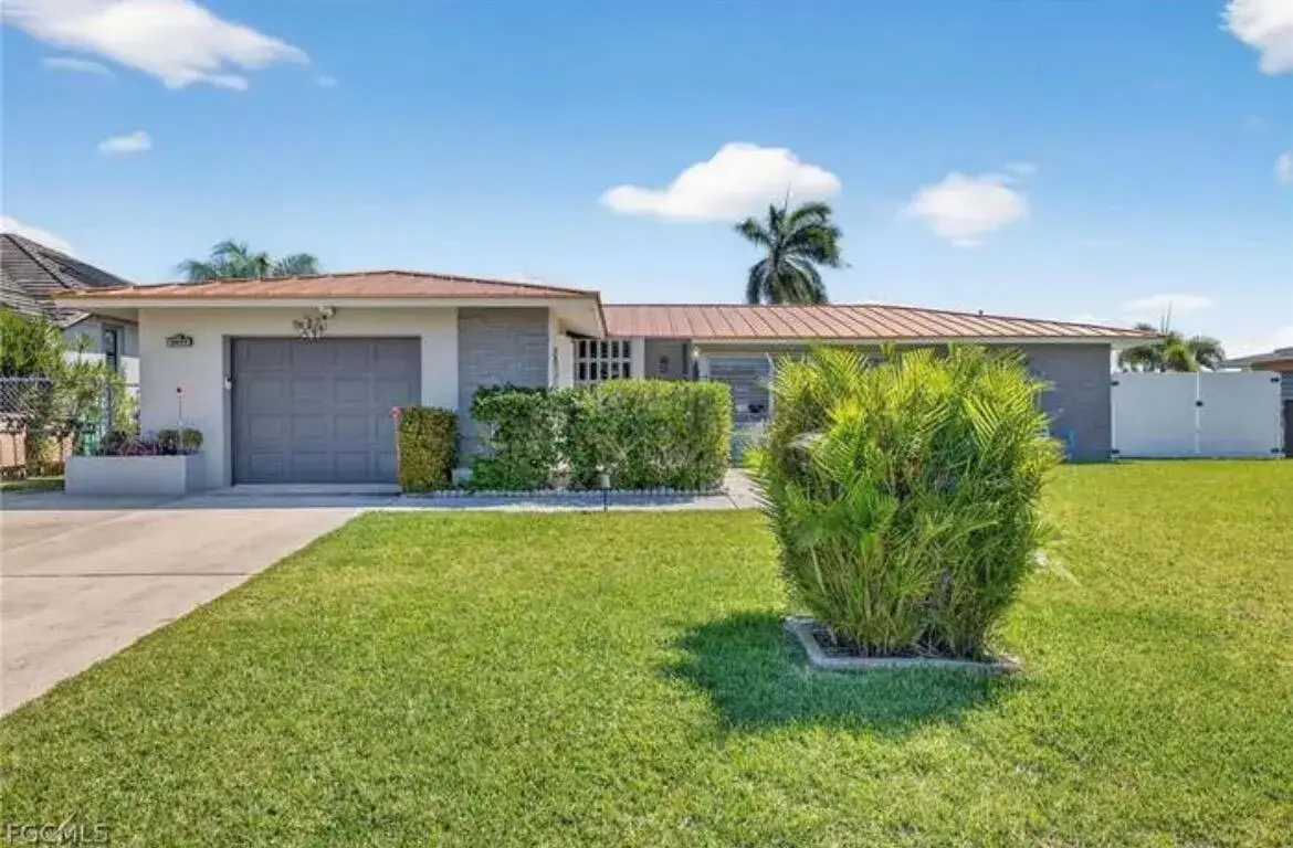 2 bedroom 2 bath Residential Lease for rent at 3417 SE 17th Avenue, Cape Coral FL 33904