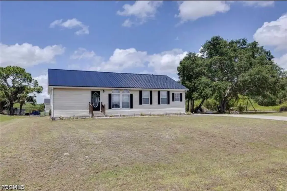 3 bedroom 2 bath Residential Lease for rent at 2010 S Montana Circle, FL 33935