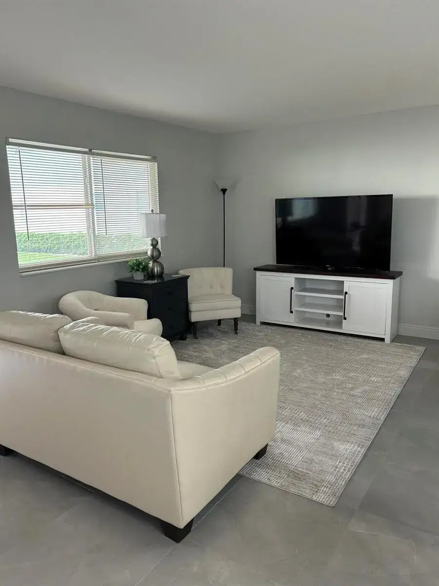 1 bedroom 1 bath Residential Lease for rent at 646 Flanders N, Delray Beach FL 33484