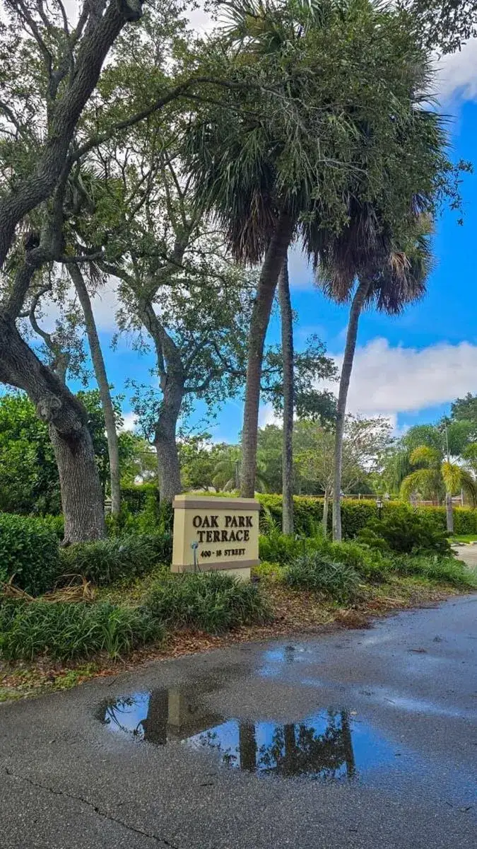 2 bedroom 2 bath Residential for sale at 400 18th Street # D, Vero Beach FL 32960