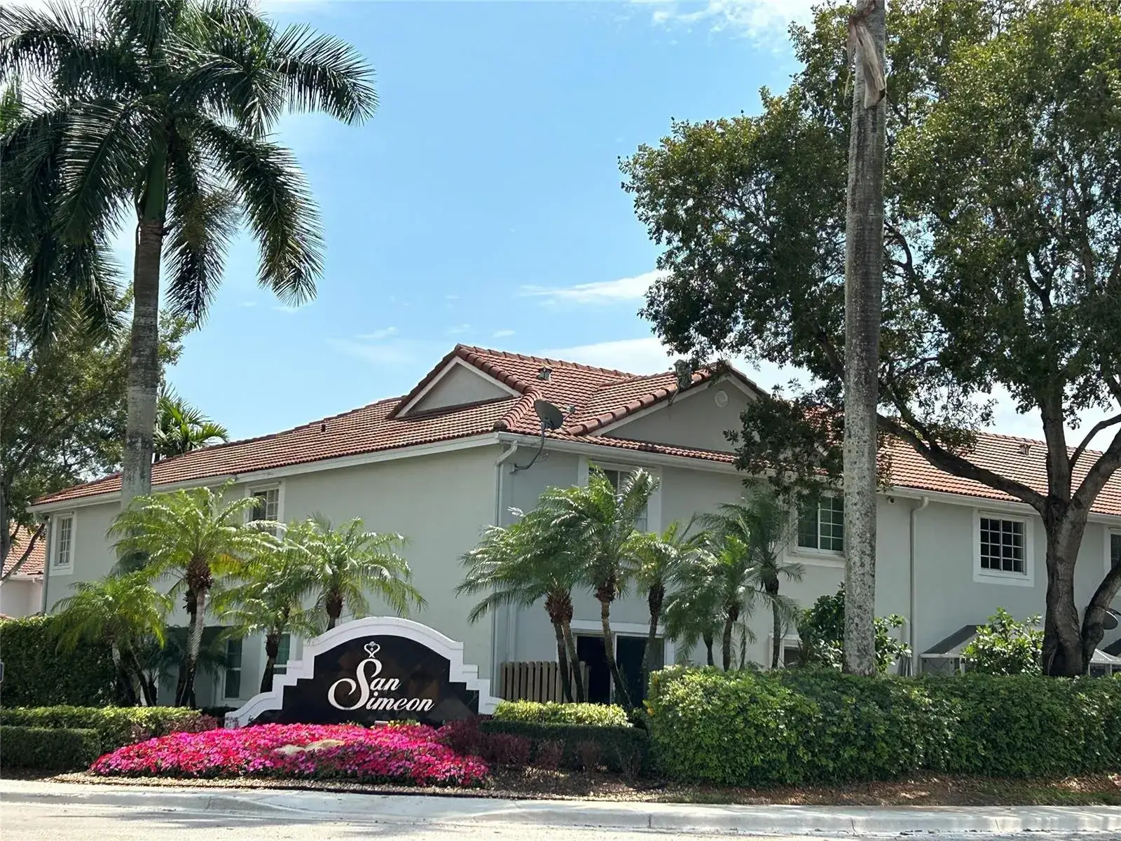 3 bedroom 2 bath Residential Lease for rent at 3730 San Simeon Circle, Weston FL 33331