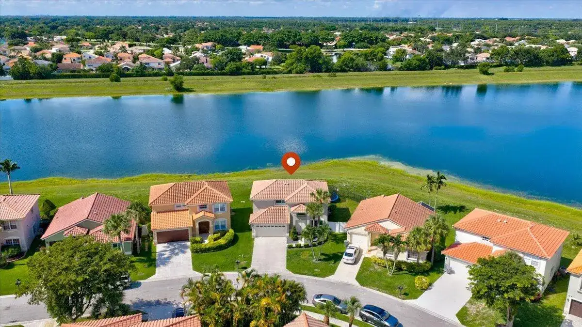 4 bedroom 2 bath Residential for sale at 10712 Oak Lake Way, Boca Raton FL 33498