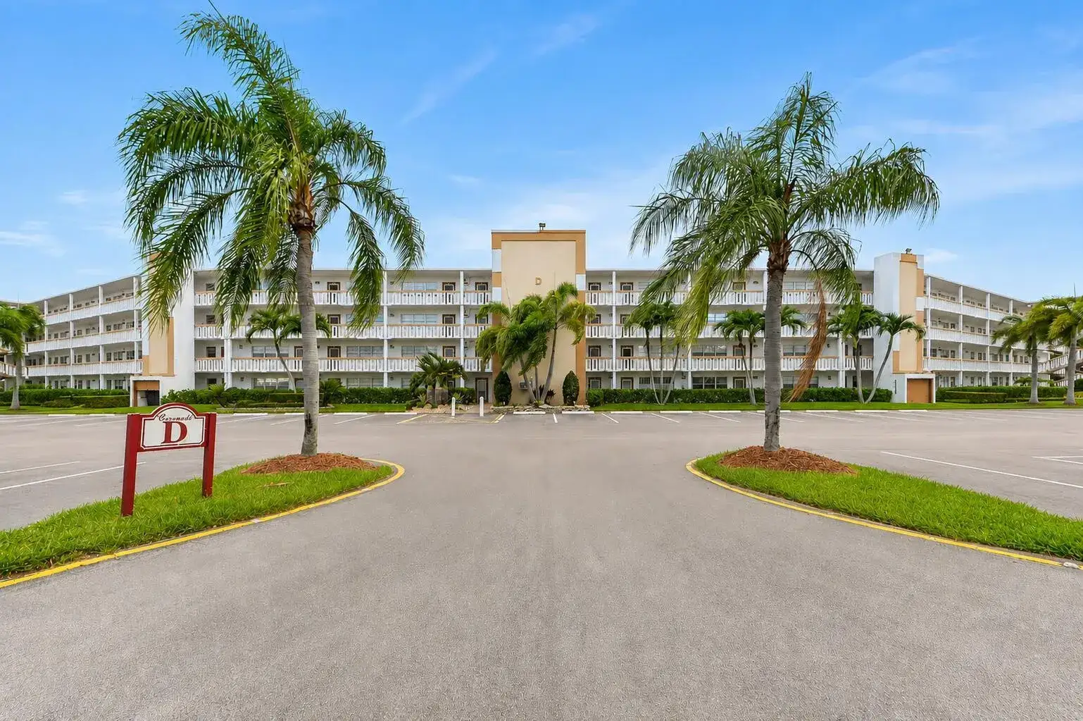 1 bedroom 1 bath Residential for sale at 1069 Cornwall D, Boca Raton FL 33434