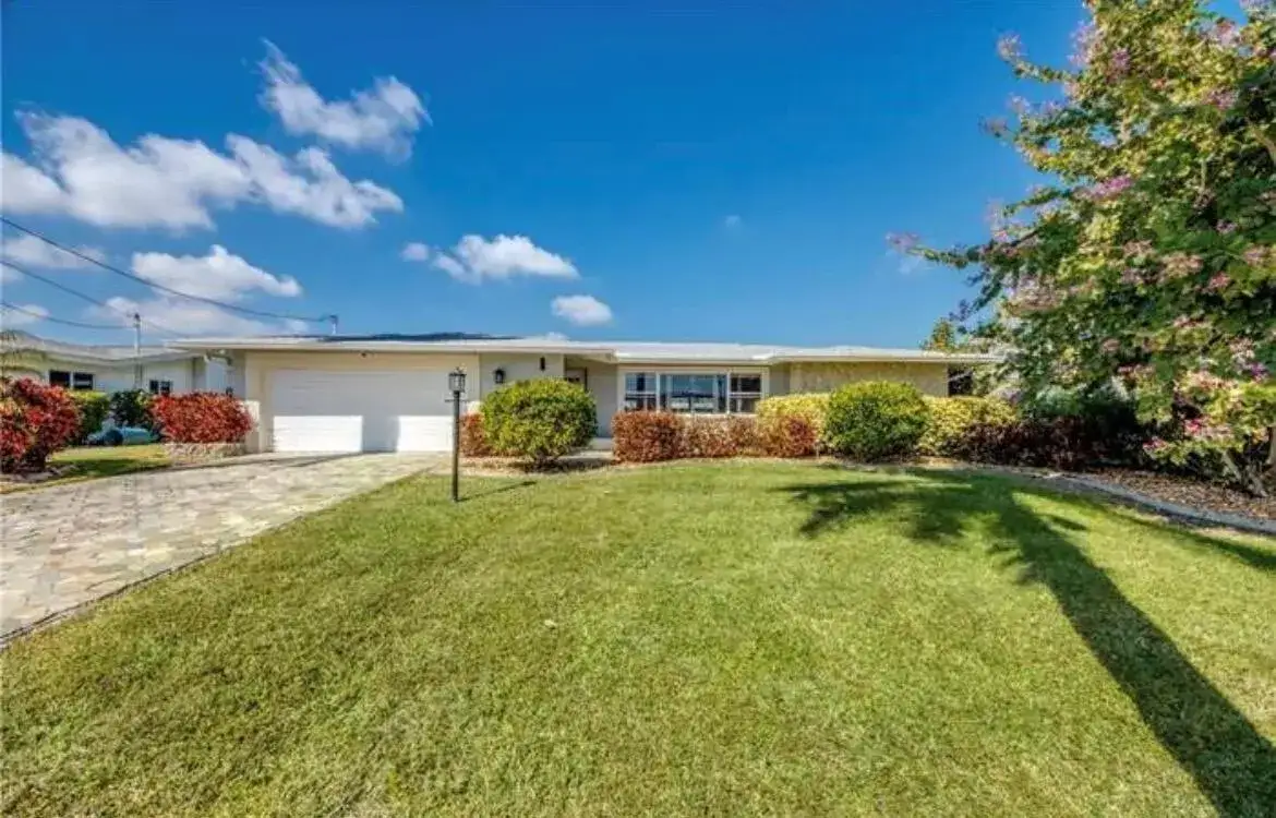 4 bedroom 2 bath Residential Lease for rent at 917 SE 43rd, Cape Coral FL 33904