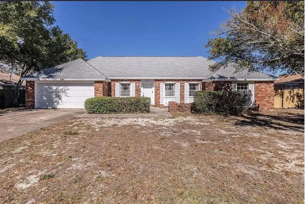 3 bedroom 2 bath Residential Lease for rent at 707 Heron Lane, FL 32541