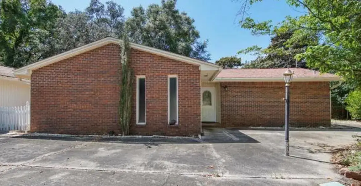 2 bedroom 2 bath Residential Lease for rent at 815 Jupiter Street, FL 32541
