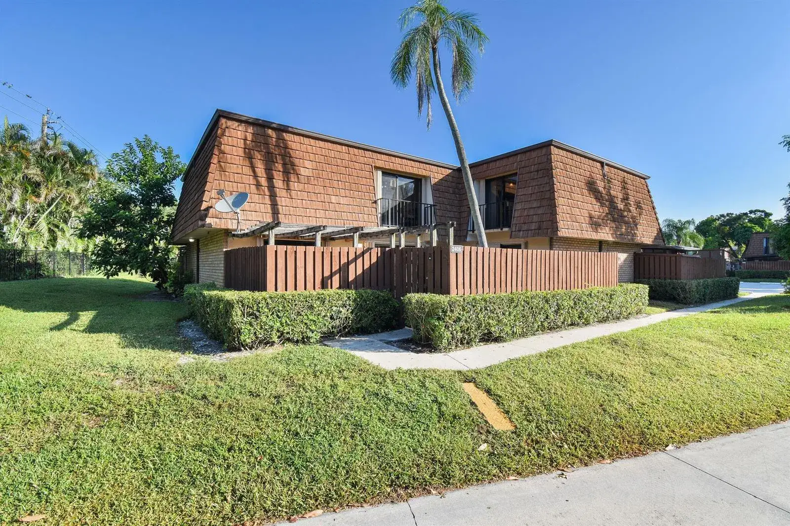 2 bedroom 2 bath Residential for sale at 2406 24th Lane, FL 33463