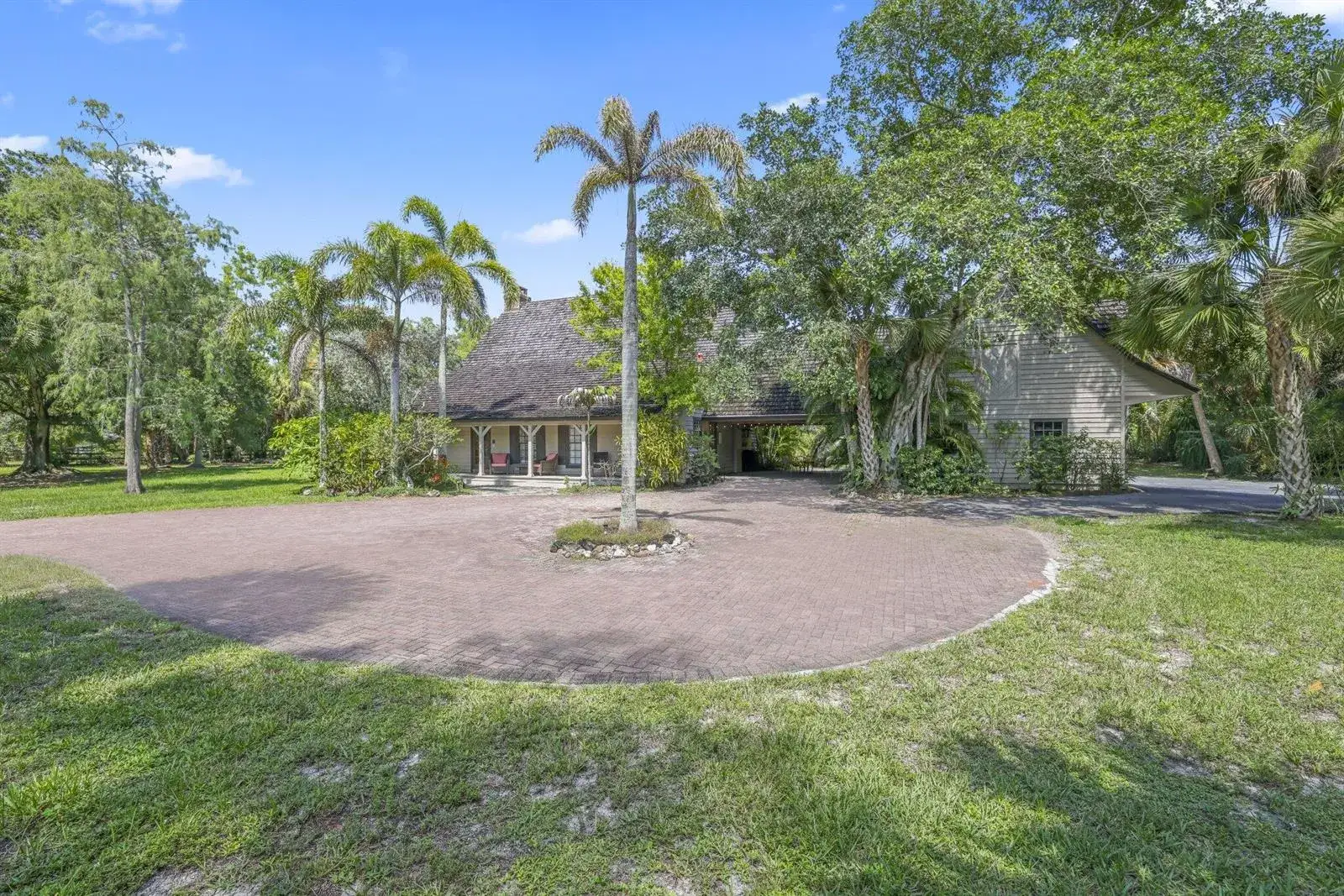 5 bedroom 4 bath Residential for sale at 790 E Rambling Drive, Wellington FL 33414