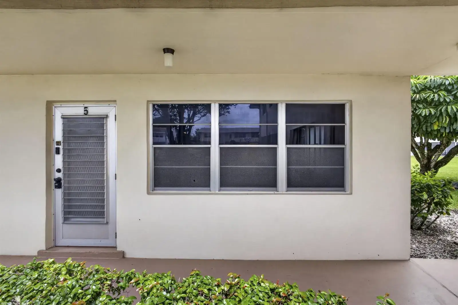 1 bedroom 1 bath Residential for sale at 5 Northampton A # 5, West Palm Beach FL 33417