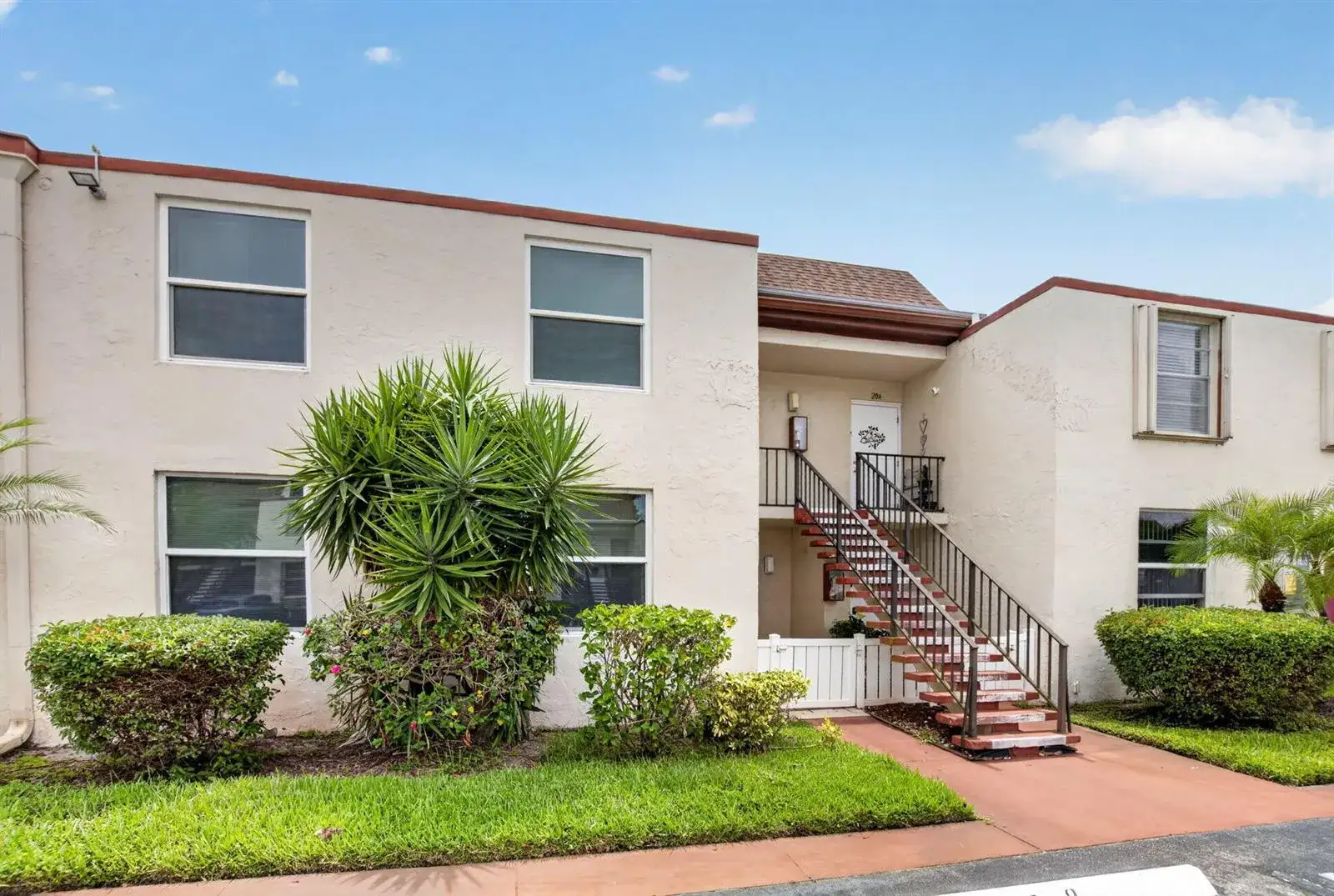 2 bedroom 2 bath Residential for sale at 11 Willowbrook Lane # 204, Delray Beach FL 33446