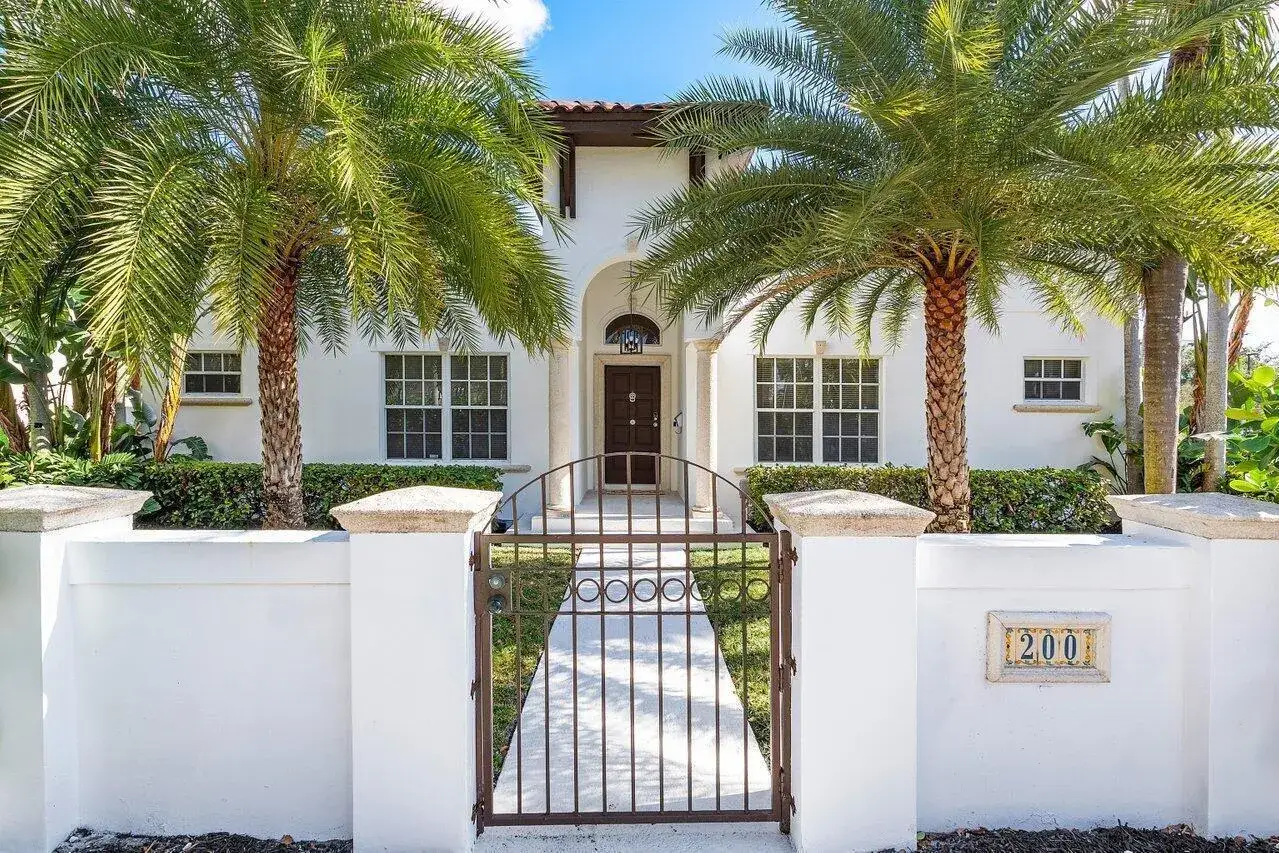 3 bedroom 3 bath Residential Lease for rent at 200 NE 2nd Street, Boca Raton FL 33432