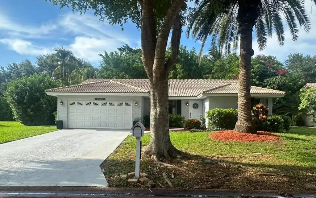 4 bedroom 2 bath Residential for sale at 10873 NW 10th Place, Coral Springs FL 33071
