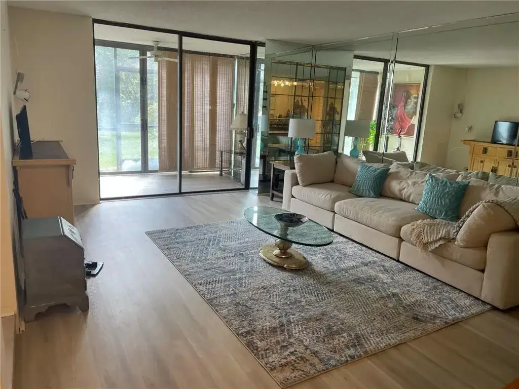 1 bedroom 1 bath Residential Lease for rent at 3730 Inverrary Drive # 1d, Lauderhill FL 33319