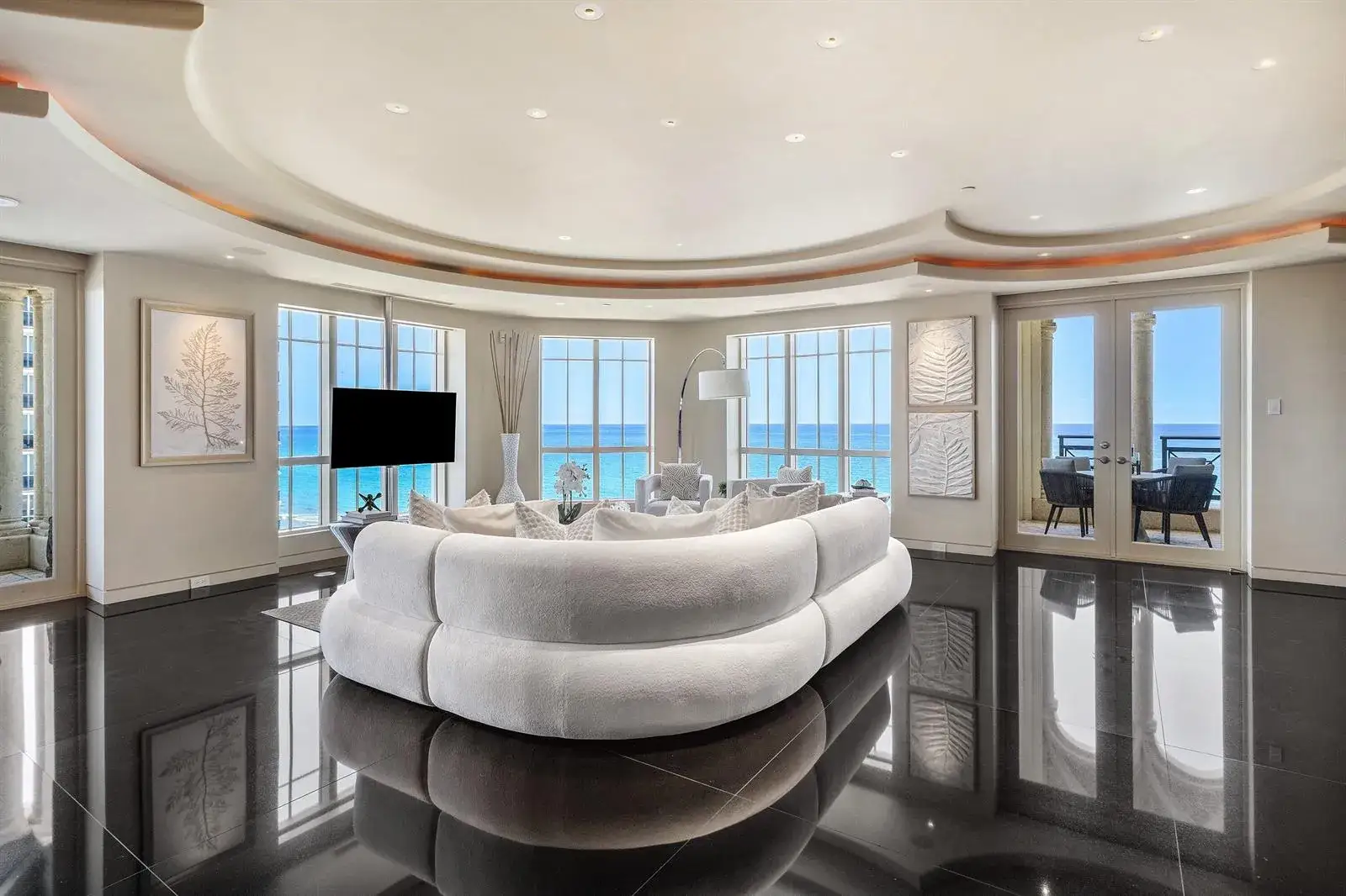 2 bedroom 2 bath Residential for sale at 400 S Ocean Boulevard, Boca Raton FL 33432