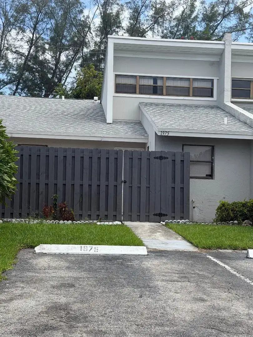 1975 Monks Court, West Palm Beach FL 33415