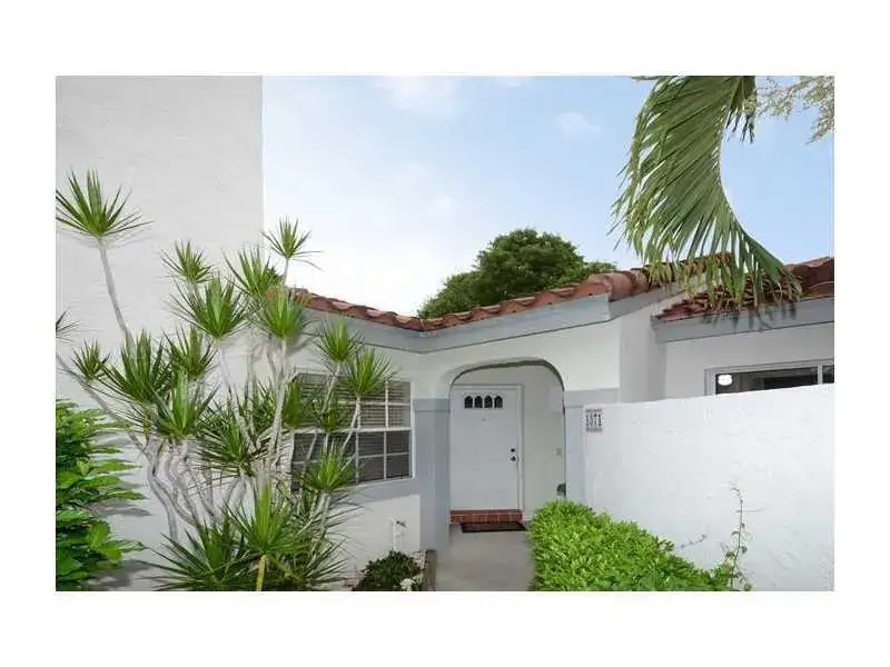 3 bedroom 2 bath Residential Lease for rent at 1371 Cottonwood Circle, Weston FL 33326