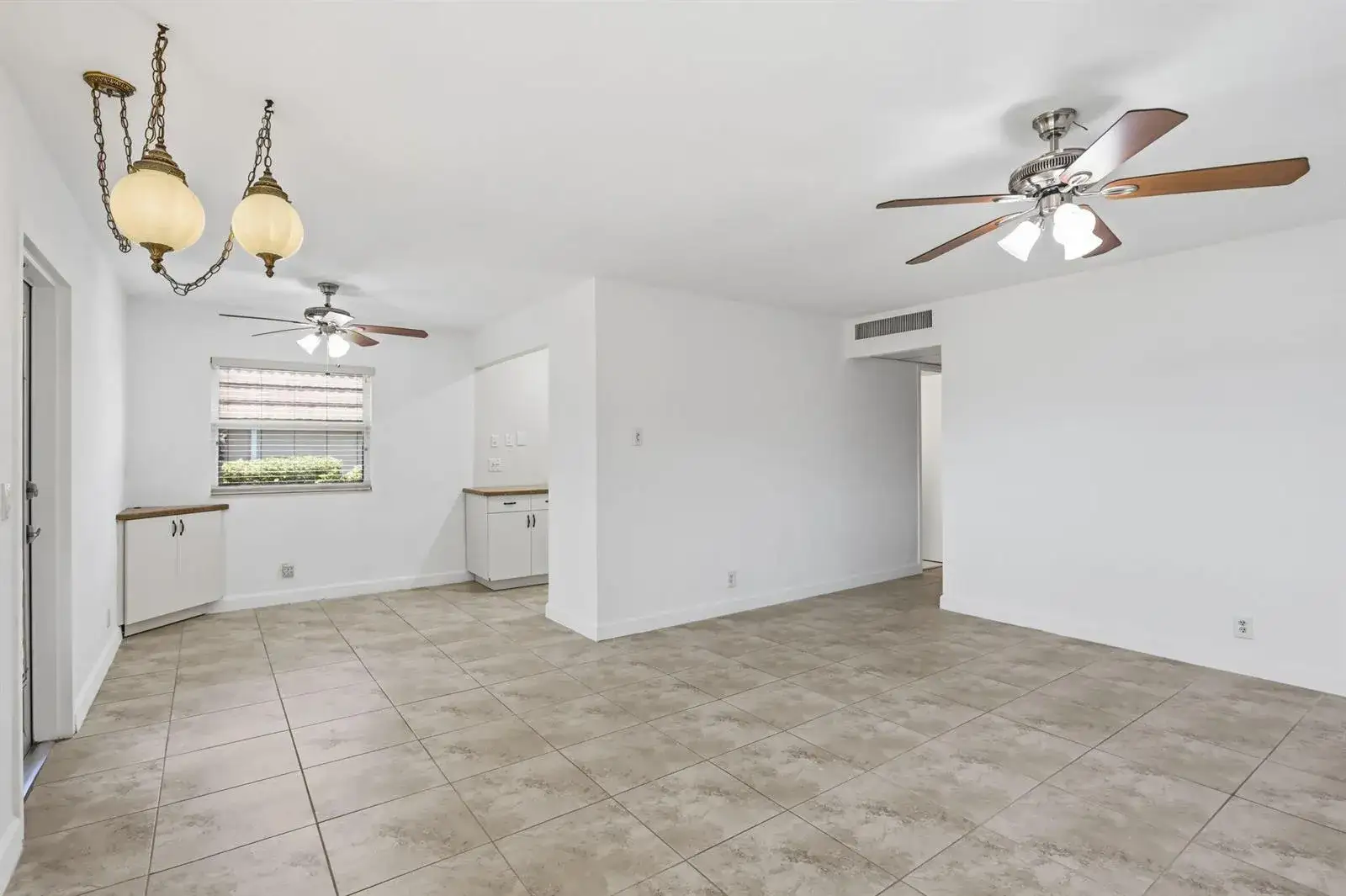2 bedroom 2 bath Residential for sale at 164 Seville G, Delray Beach FL 33446