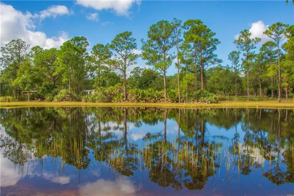 Commercial Land for sale at 13955 87th Street, Fellsmere FL 32948