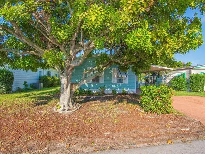 2 bedroom 2 bath Residential for sale at 6910 SE Morningside Drive, Stuart FL 34997