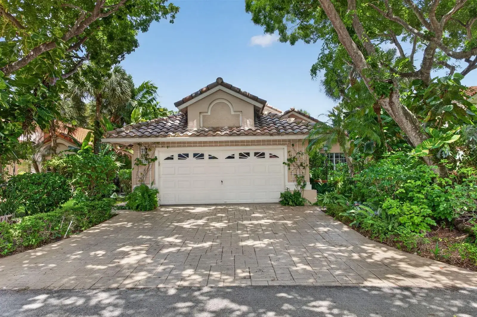 3 bedroom 2 bath Residential for sale at 526 Misty Oaks Drive, Pompano Beach FL 33069