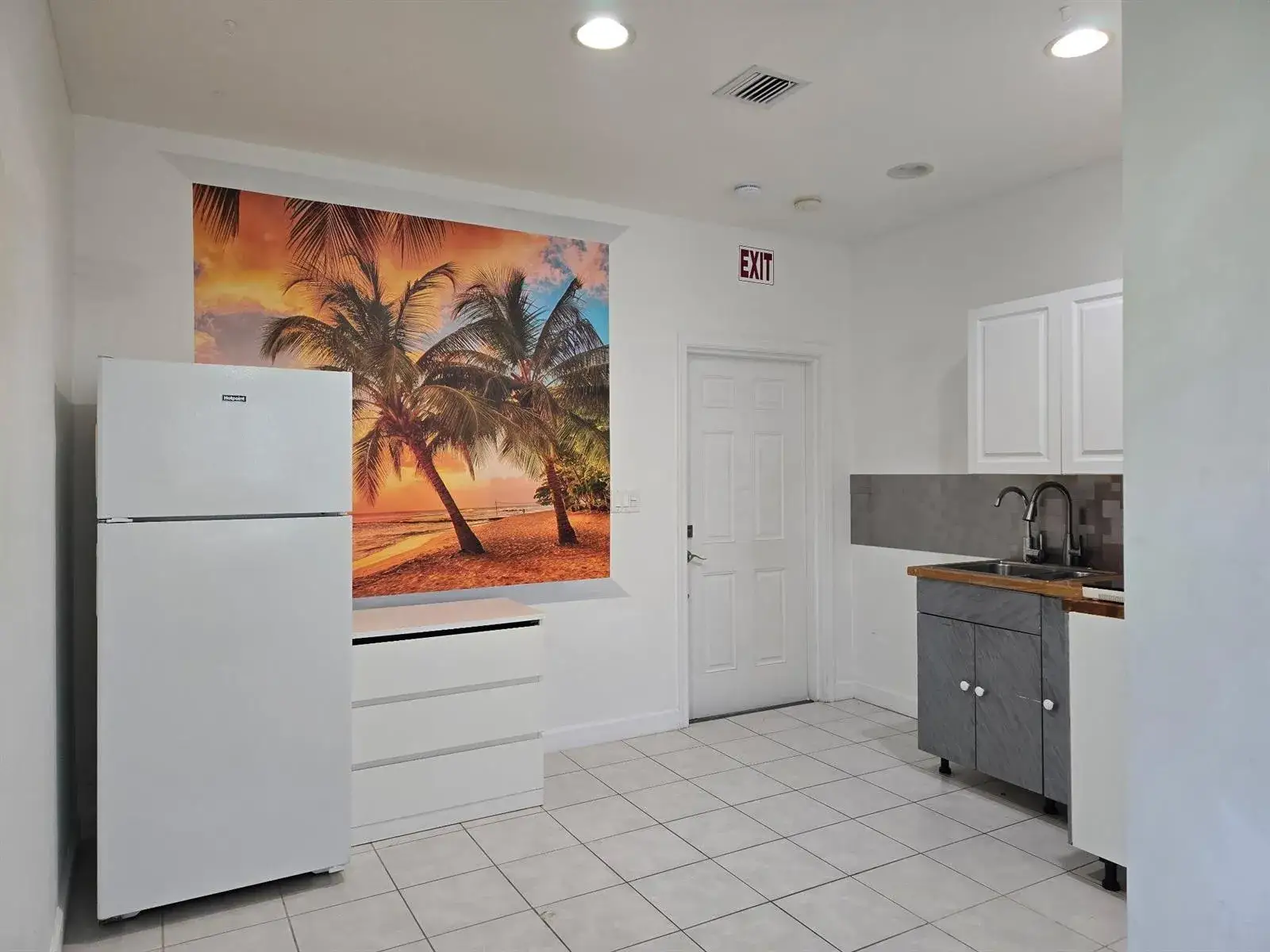 2 bedroom 1 bath Residential Lease for rent at 1922 Garfield Street # 3, Hollywood FL 33020