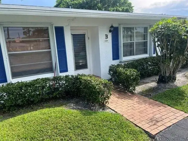 2 bedroom 2 bath Residential for sale at 5452 Poppy Place # B, Delray Beach FL 33484