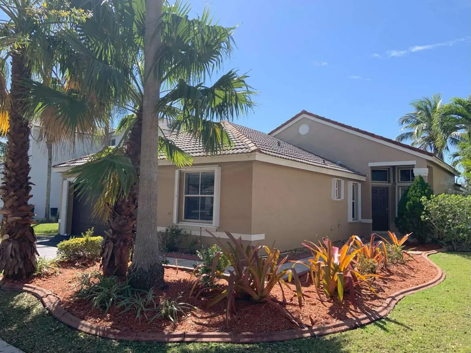 3 bedroom 2 bath Residential Lease for rent at 856 Stanton Drive, Weston FL 33326