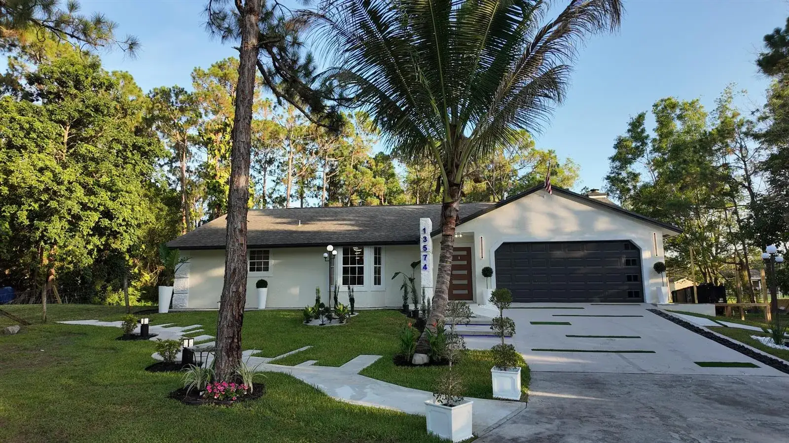 3 bedroom 2 bath Residential for sale at 13574 59th Court N, FL 33411