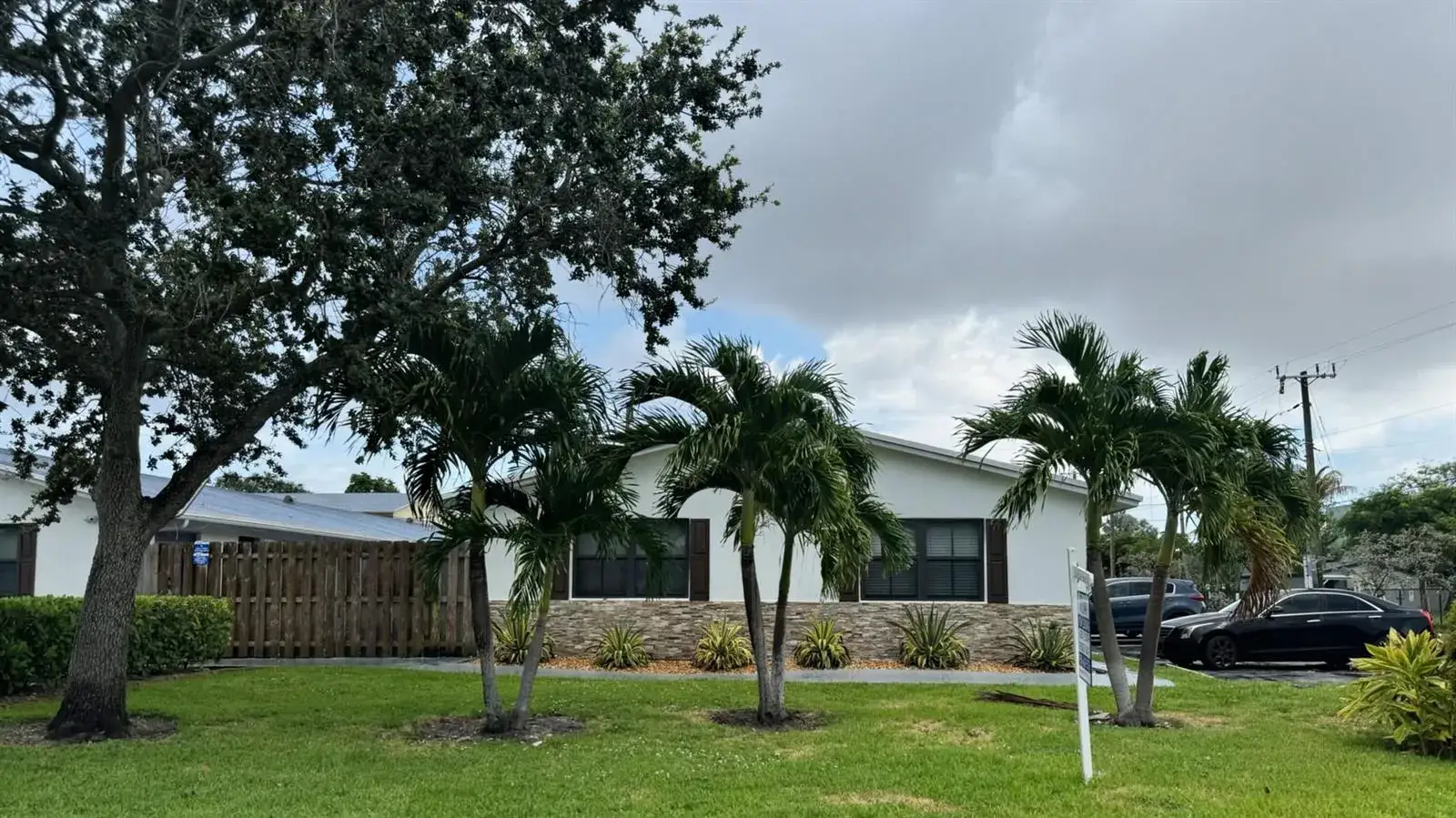 2 bedroom 1 bath Residential Lease for rent at 522 SW 20th Avenue # 2, Fort Lauderdale FL 33312