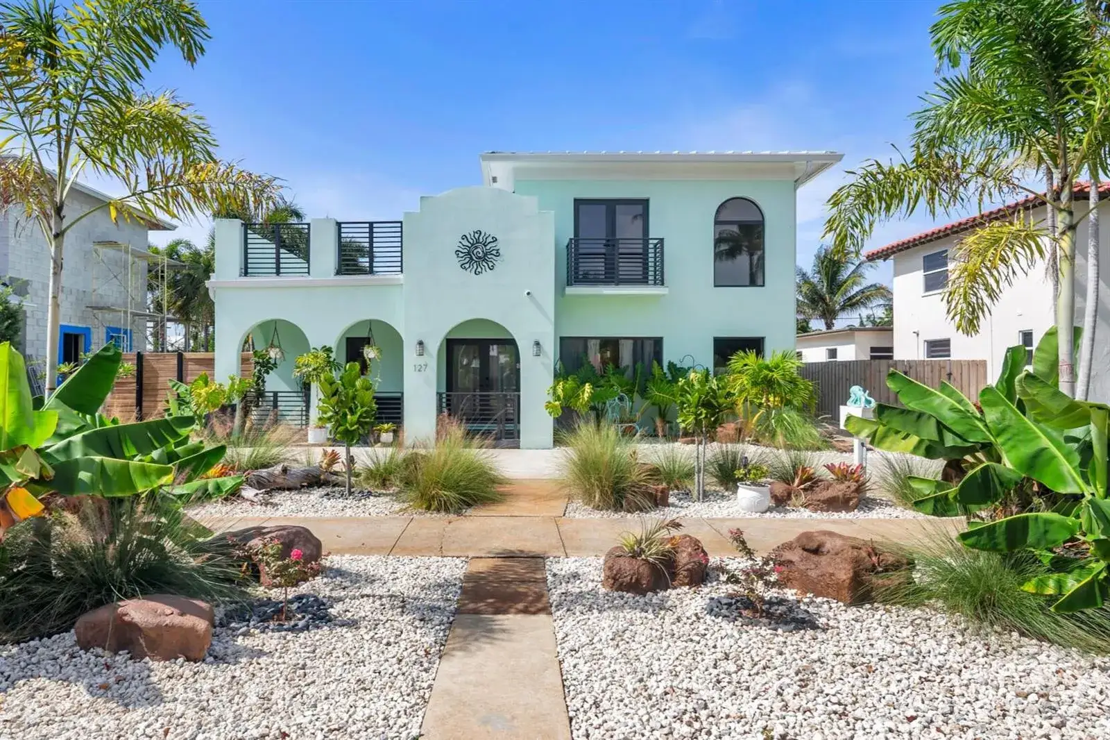 3 bedroom 3 bath Residential for sale at 127 Auburn Drive, FL 33460